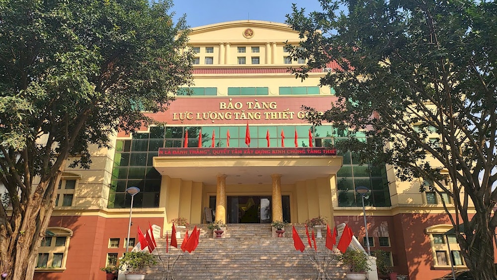 Front view of the Museum of Armed Forces